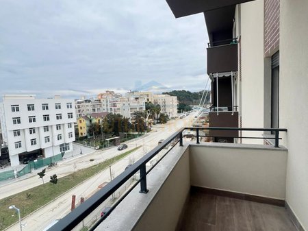 Shitet Apartament 1+1 Mali i Robit, Golem