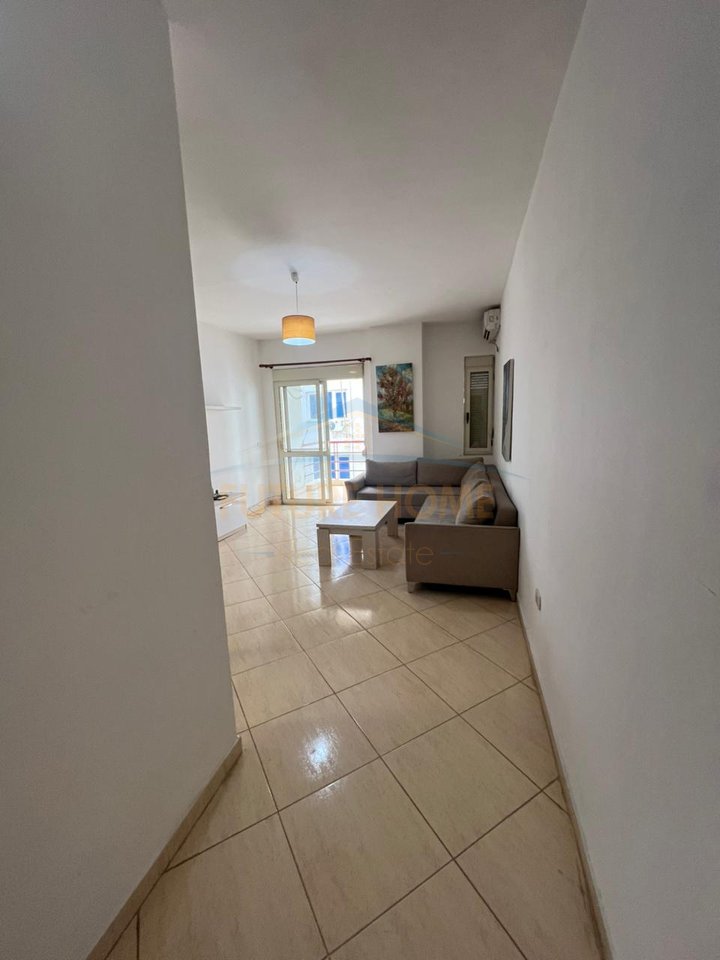 Shitet , Apartament 1+1, Shkëmbi Kavajës