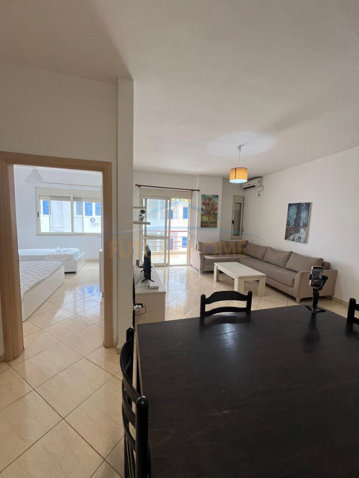 Shitet , Apartament 1+1, Shkëmbi Kavajës