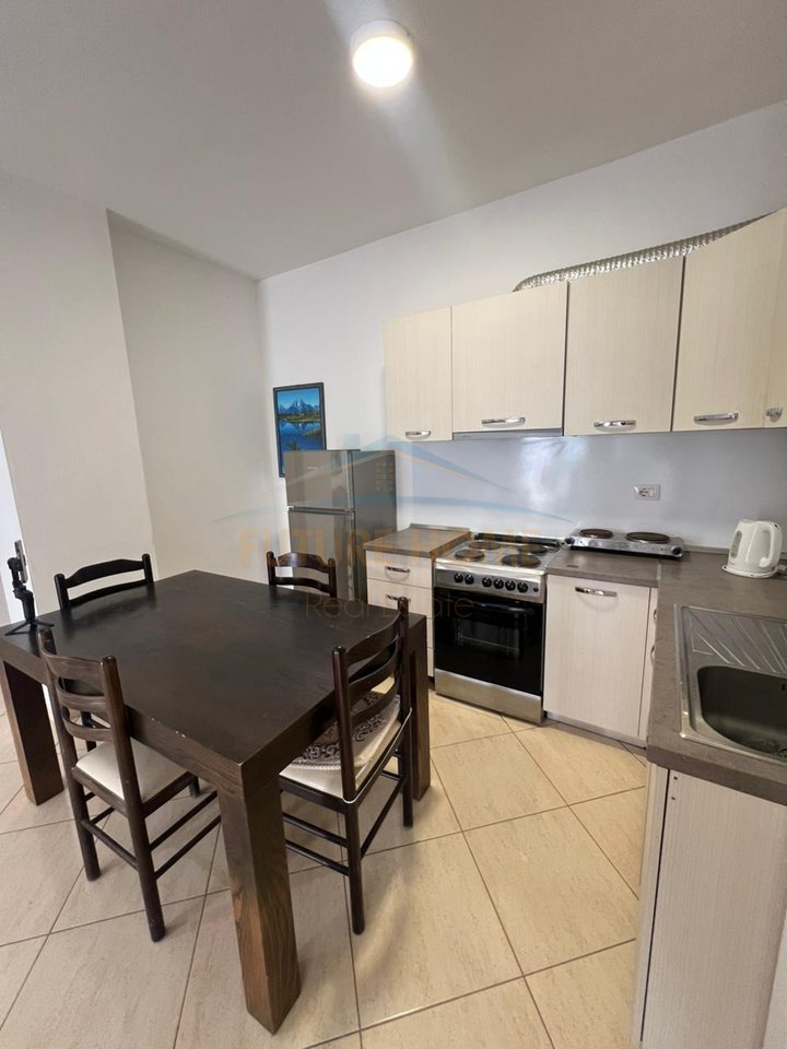 Shitet , Apartament 1+1, Shkëmbi Kavajës