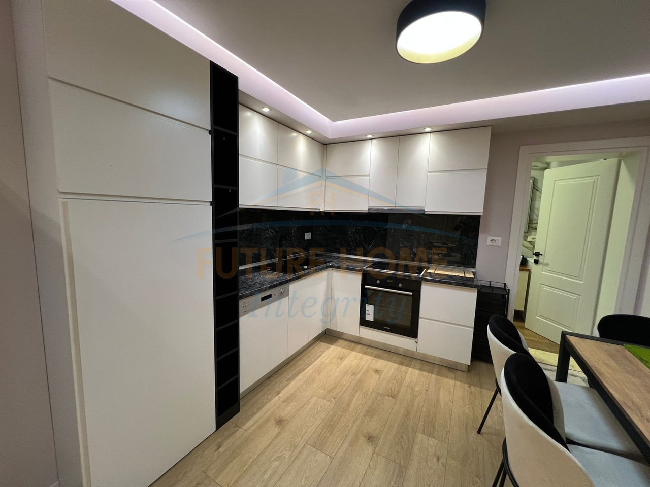 Qera, Apartament 2+1, Oxhaku, Tiranë.