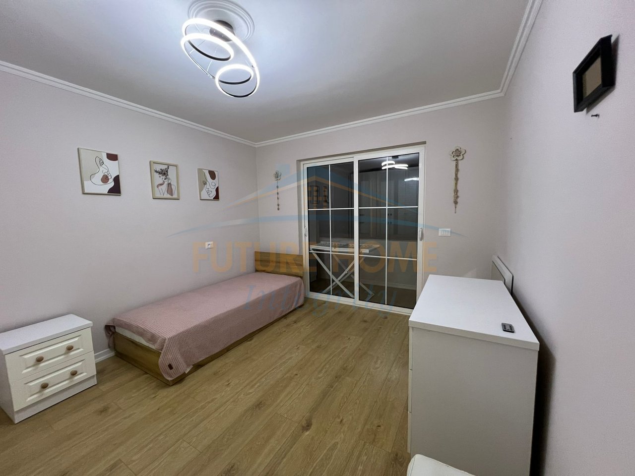 Qera, Apartament 2+1, Oxhaku, Tiranë.