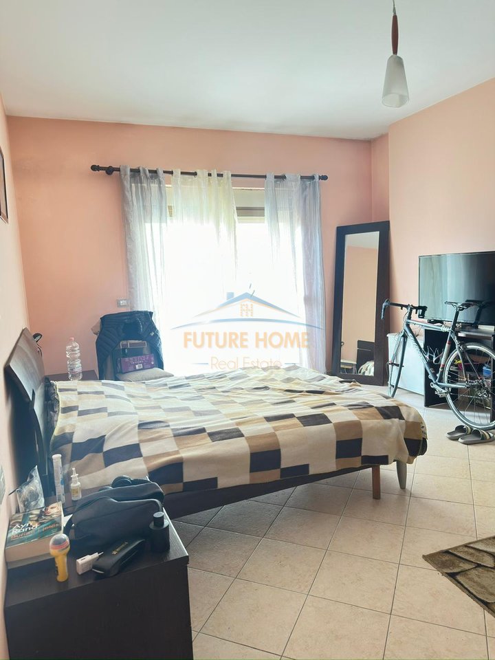 Shitet, Apartament 1+1, Rruga Riza Cerova