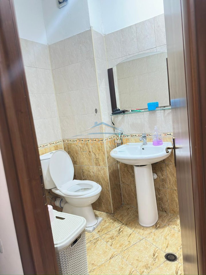 Shitet, Apartament 1+1, Rruga Riza Cerova