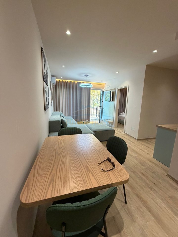 Qera,  7 Apartamente 1+1, Kompleksi Odeon, Ujë Ftohtë,Vlorë .