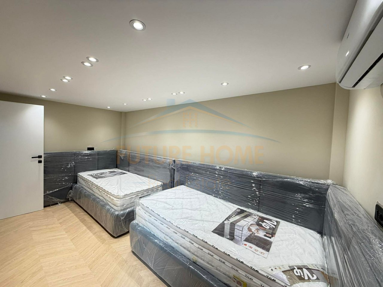 For sale, Duplex + Parking Space, Golden Park