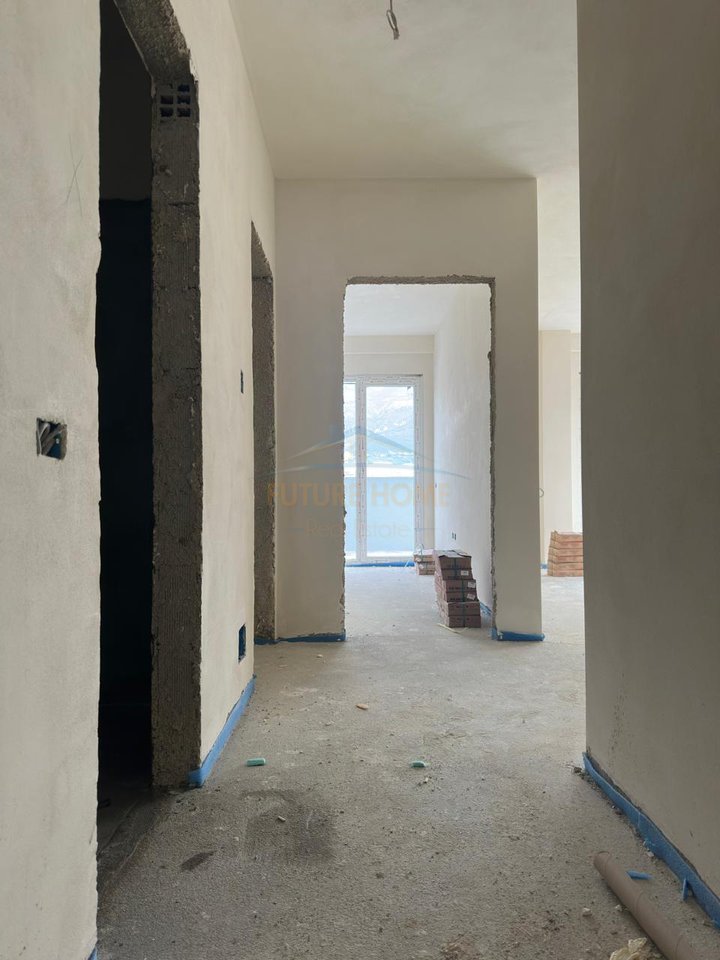 In vendita, appartamento 2+1, Ali Demi, Tirana.