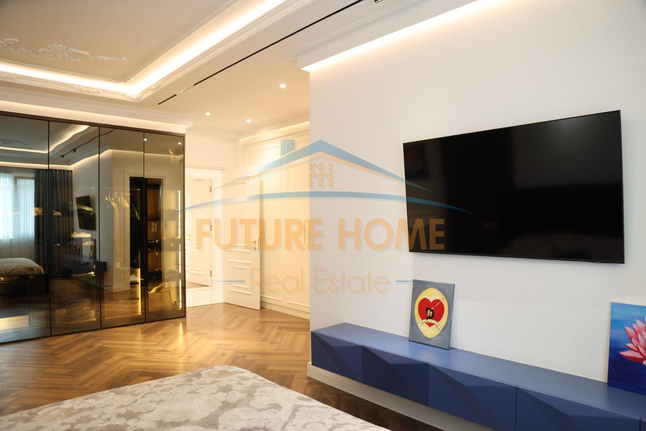 Shitet, Apartament 4+1+3+2Poste Parkimi, Rezidenca "EURO 3D", Tiranë.