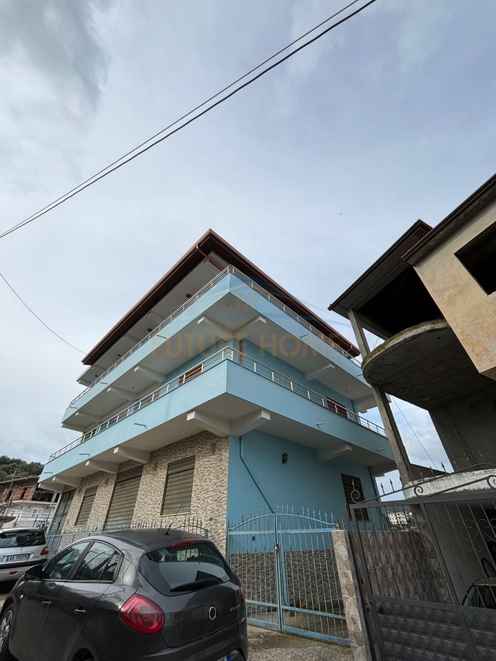 In vendita, villa su 3 piani, dietro l'ospedale, Durrës