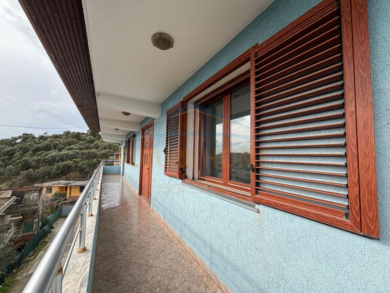 In vendita, villa su 3 piani, dietro l'ospedale, Durrës