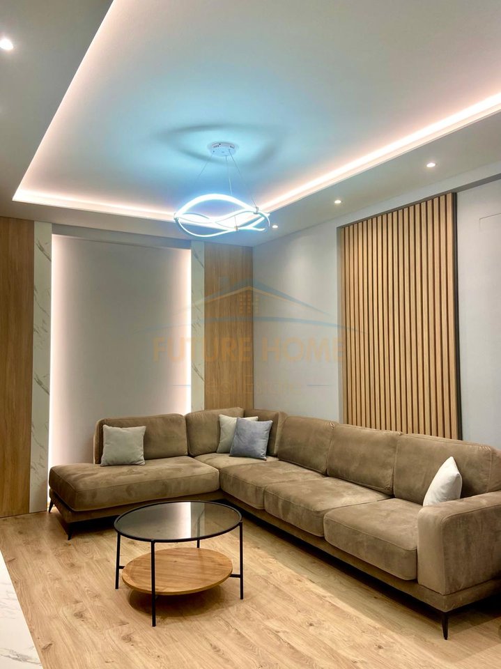 Rent, Apartment 2+1+2+2 Parking Spaces, Center