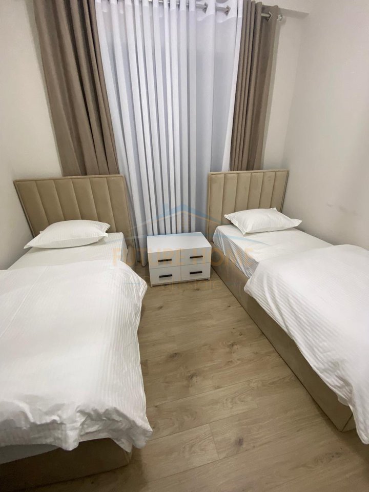 Rent, Apartment 2+1+2+2 Parking Spaces, Center