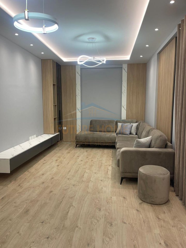 Rent, Apartment 2+1+2+2 Parking Spaces, Center