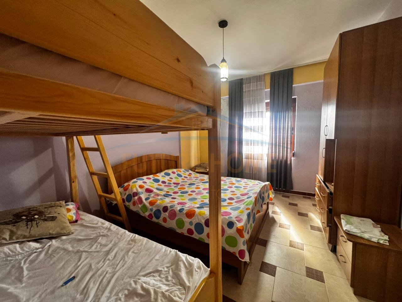 Shitet, Apartament 2+1+2, Rruga Pavaresia, Durres.