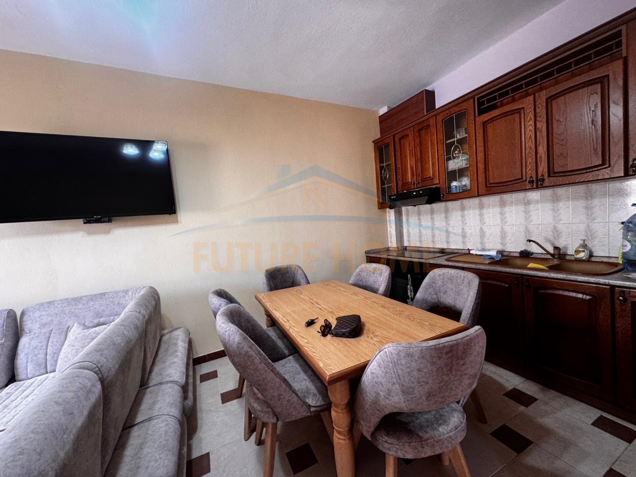 Shitet, Apartament 2+1+2, Rruga Pavaresia, Durres.