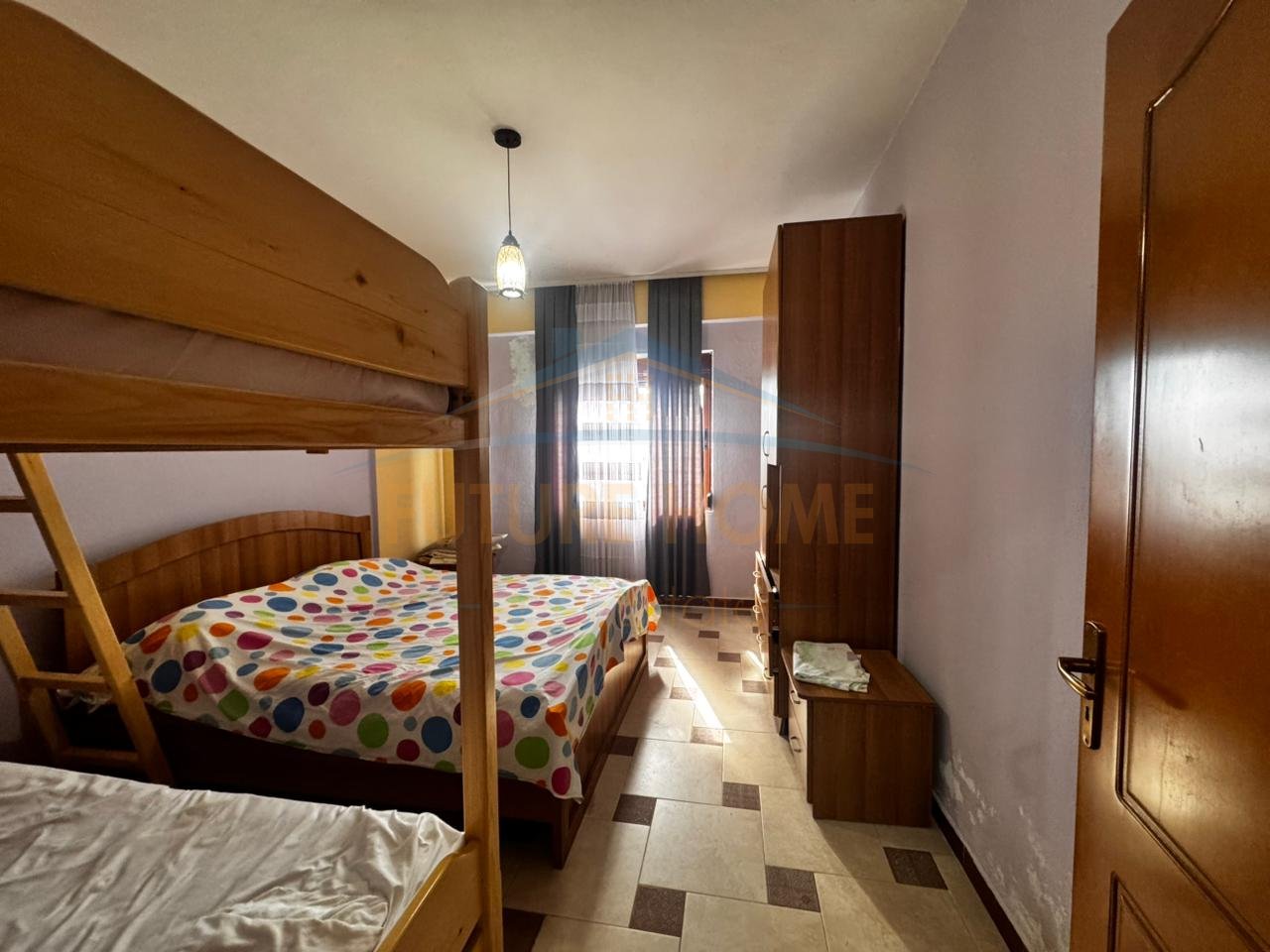 Shitet, Apartament 2+1+2, Rruga Pavaresia, Durres.