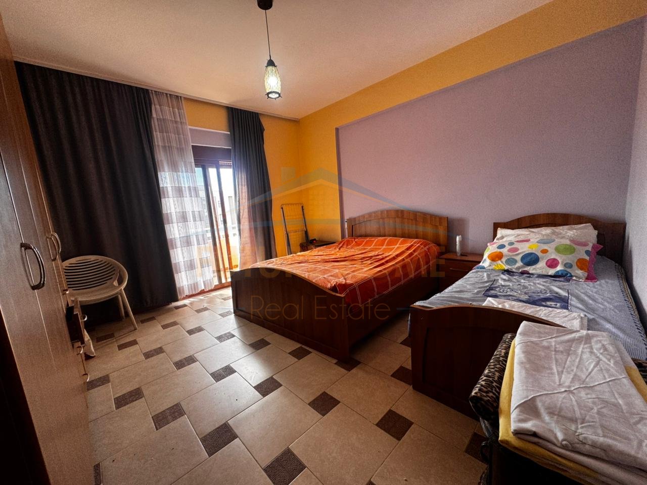 Shitet, Apartament 2+1+2, Rruga Pavaresia, Durres.