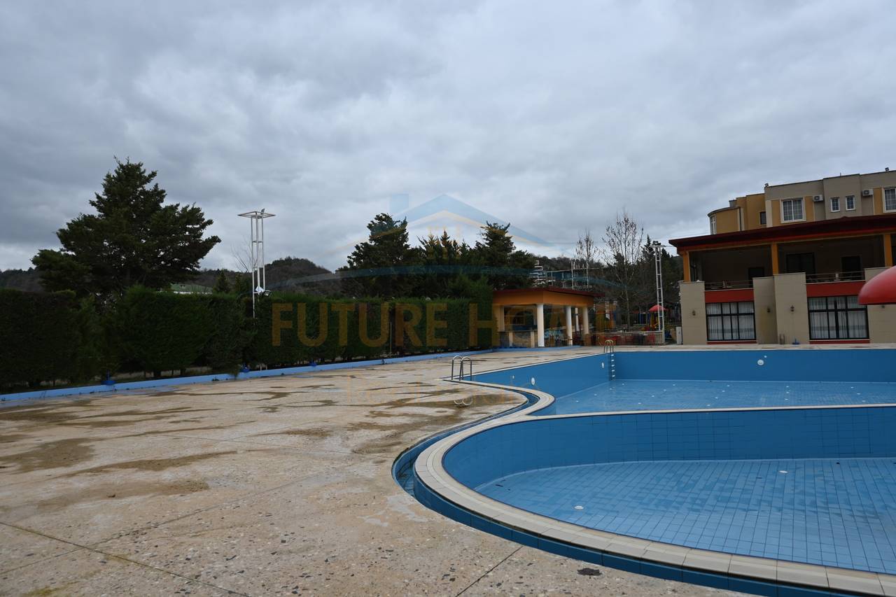 Qera, Resort, Mullet