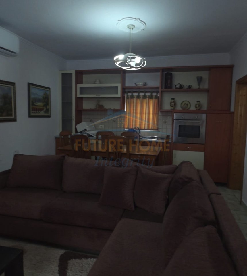 Qera, Apartament 2+1+2+2 Poste Parkimi, Xhamlliku, Tiranë.
