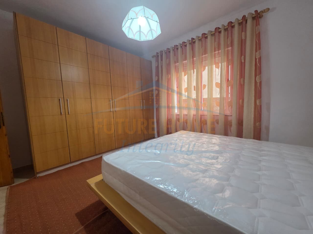 Qera, Apartament 2+1+2+2 Poste Parkimi, Xhamlliku, Tiranë.