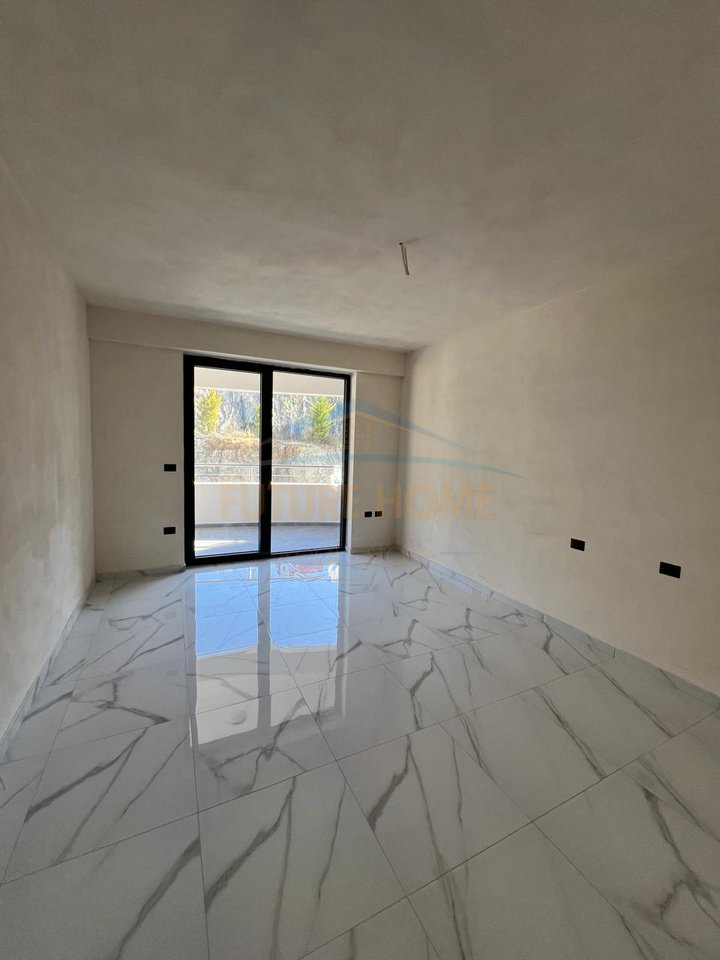 Shitet, Apartament 2+1+2, Rezidenca "White Hill", Currila, Durrës