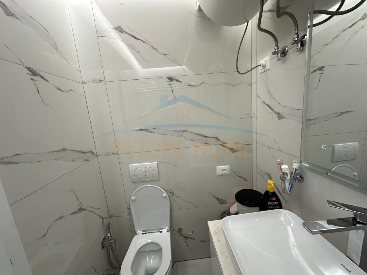 Shitet, Apartament 1+1+ Post Parkimi, Shkozë