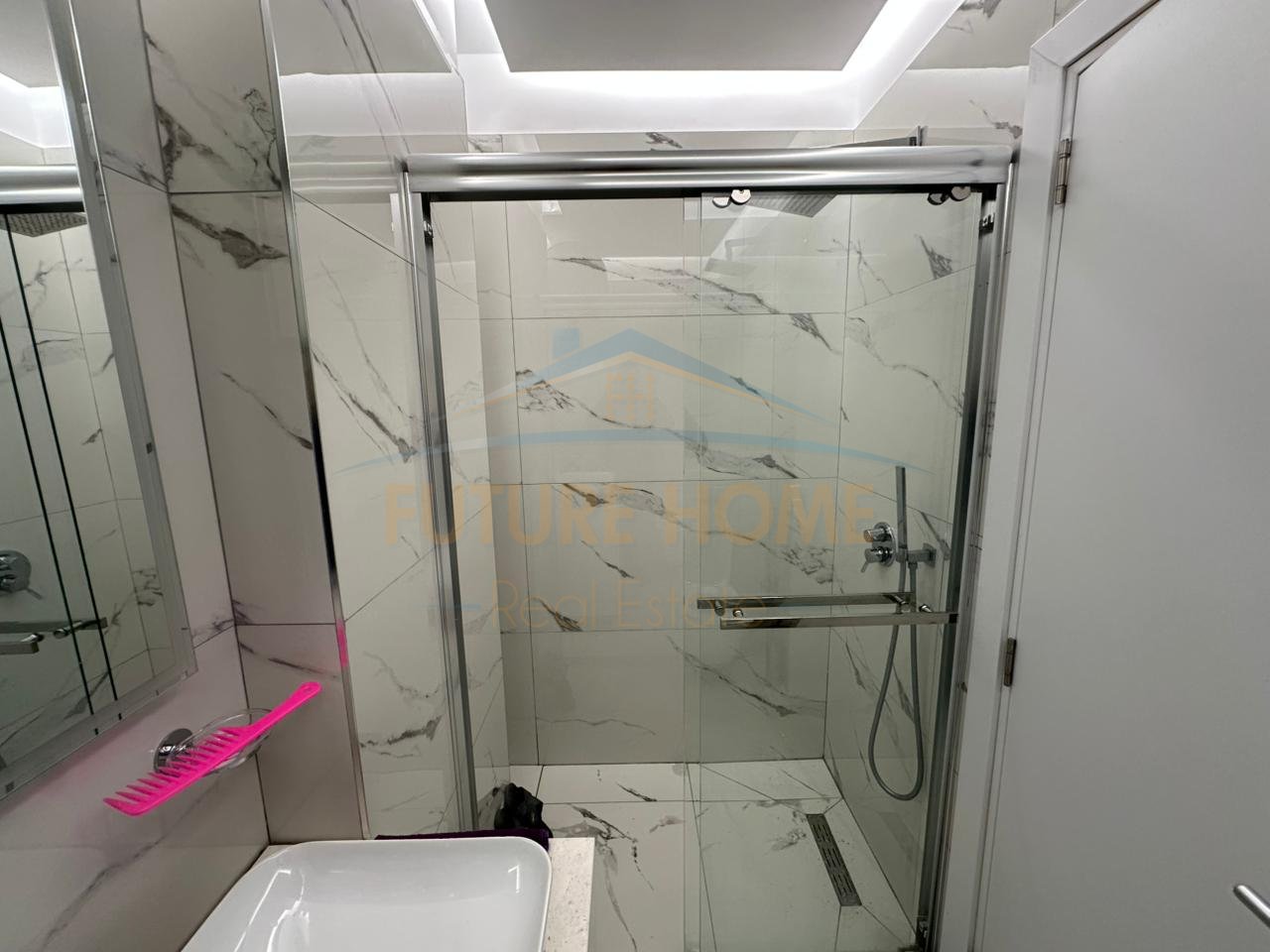 Shitet, Apartament 1+1+ Post Parkimi, Shkozë