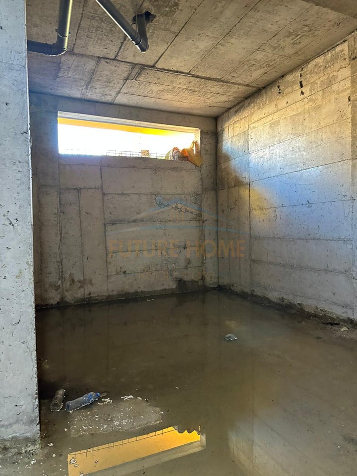 Shitet, Apartament 1+1+ Post Parkimi, Shkozë