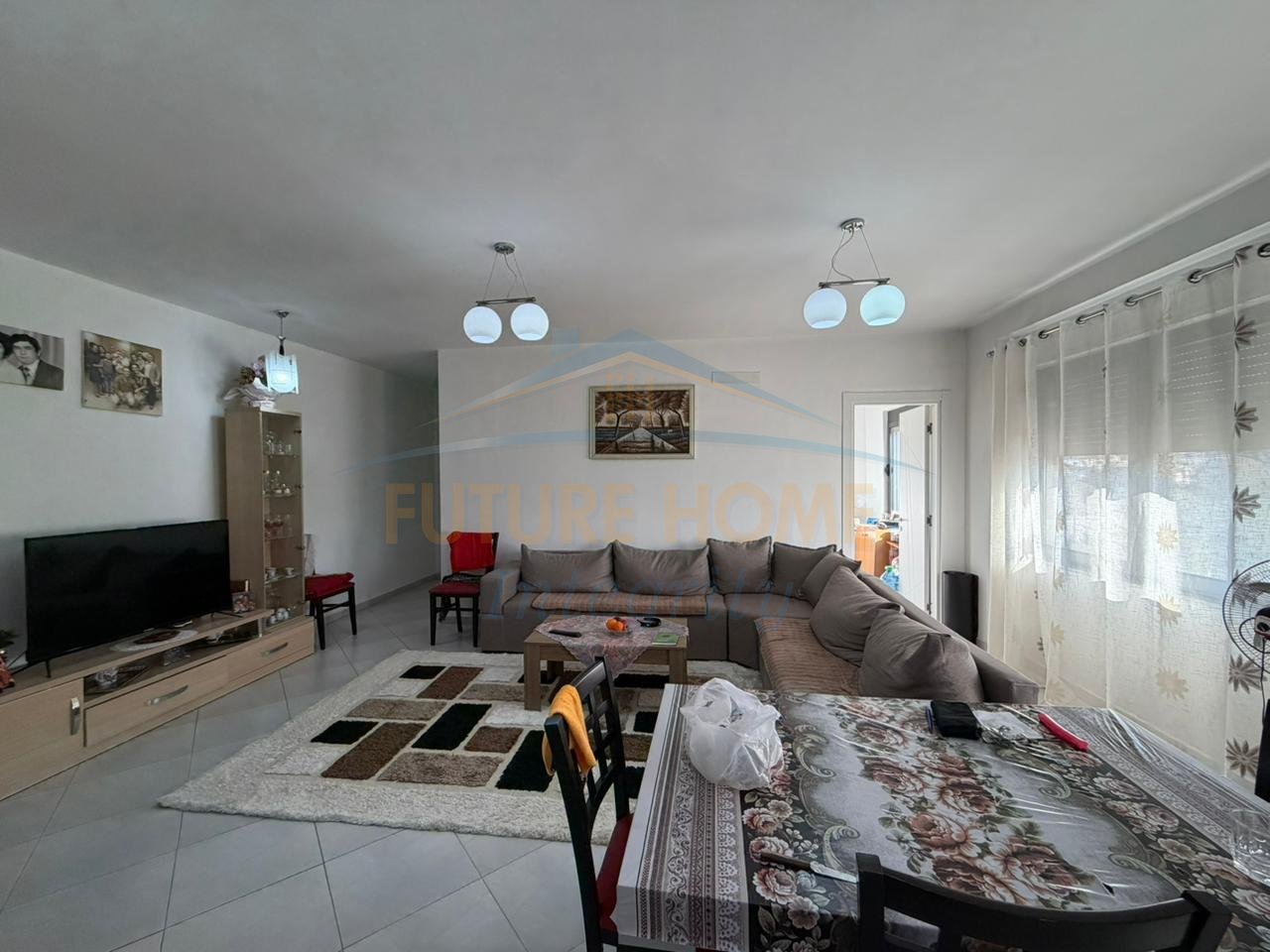 Shitet, Apartament 2+1+2, Ish Tregu Elektrik, Tiranë.