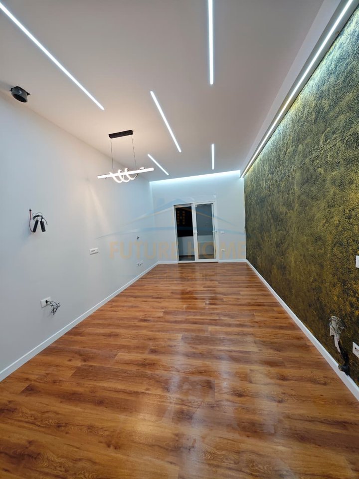 Shitet, Apartament 2+1+2+2, Bulevardi Kryesor, Durres