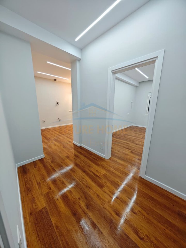 Shitet, Apartament 2+1+2+2, Bulevardi Kryesor, Durres