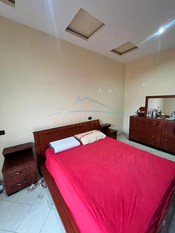 Shitet, Apartament 2+1, Pranë Muzeut të Dëshmorëve, Durrës