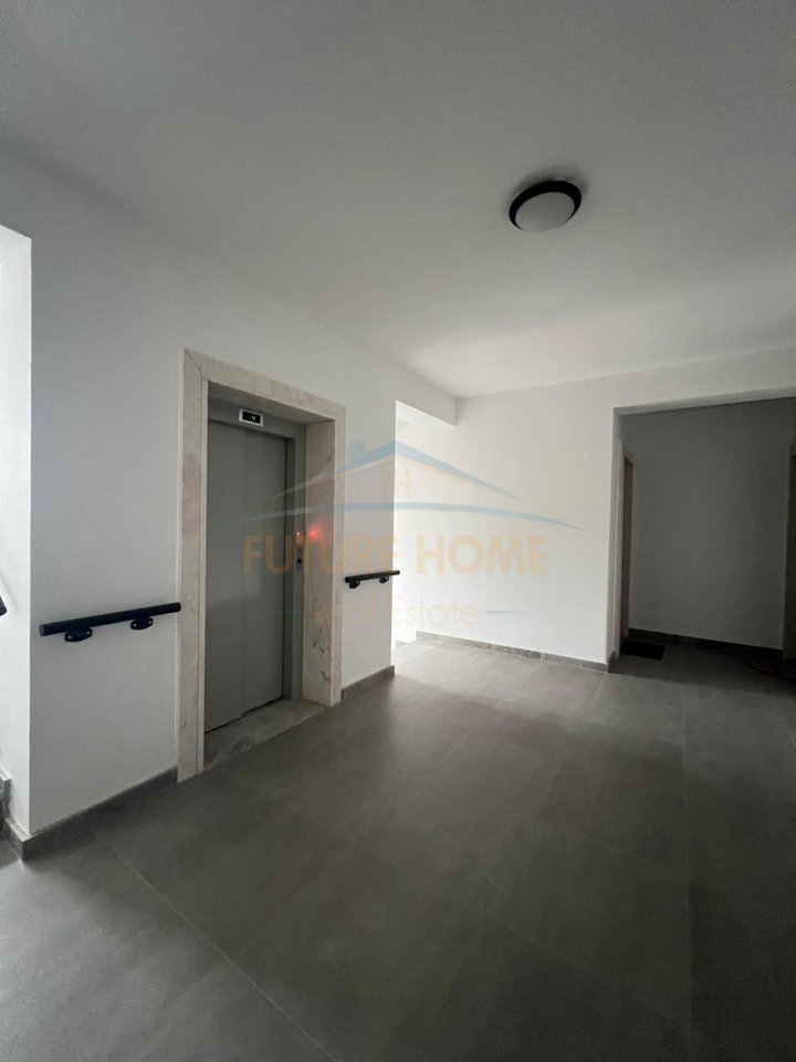 Shitet Apartament 1+1 Mali i Robit, Golem