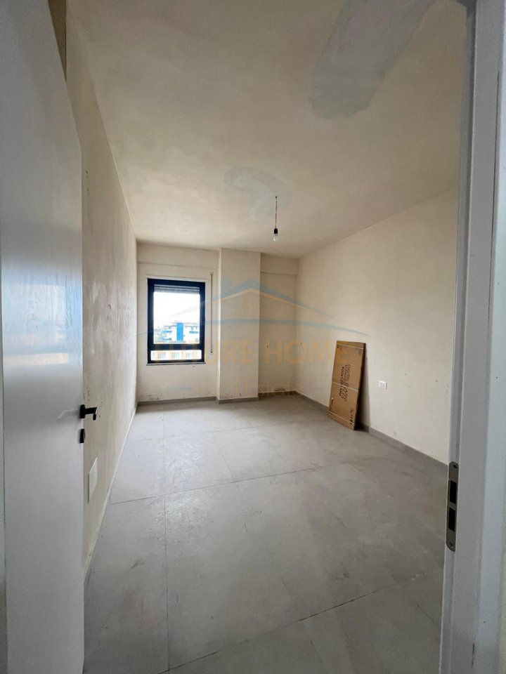 Shitet Apartament 1+1 Mali i Robit, Golem