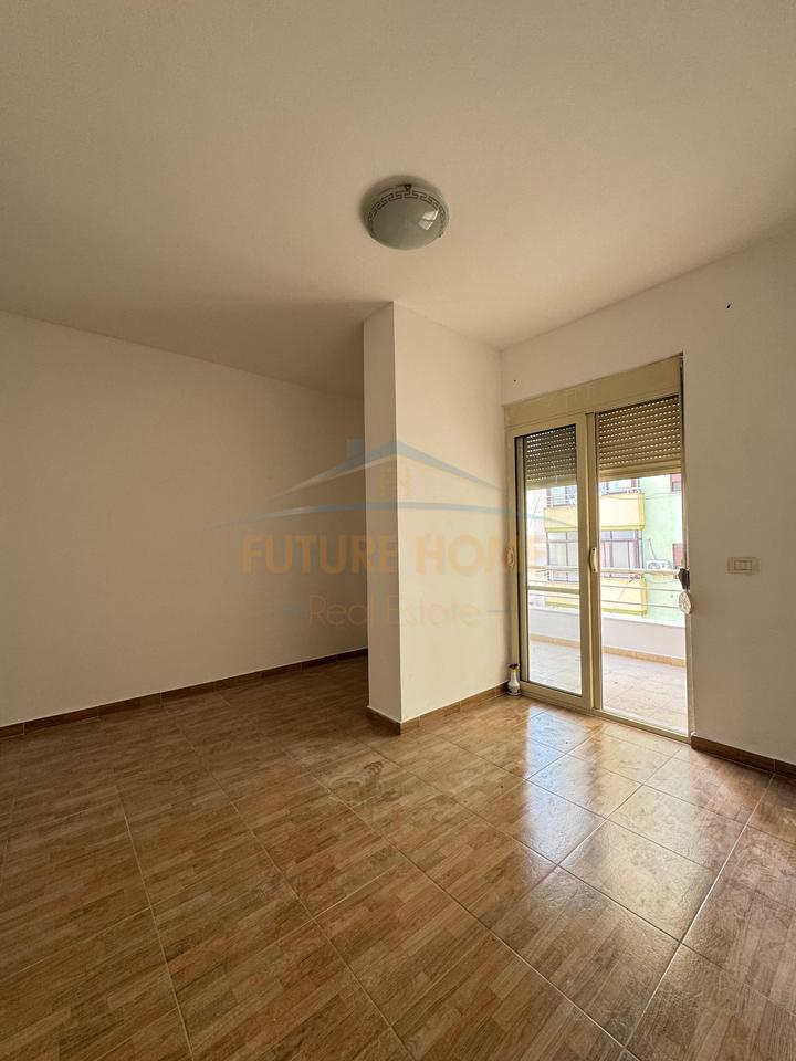 Shitet, Apartament 2+1+2, Ish Rajoni, Durrës