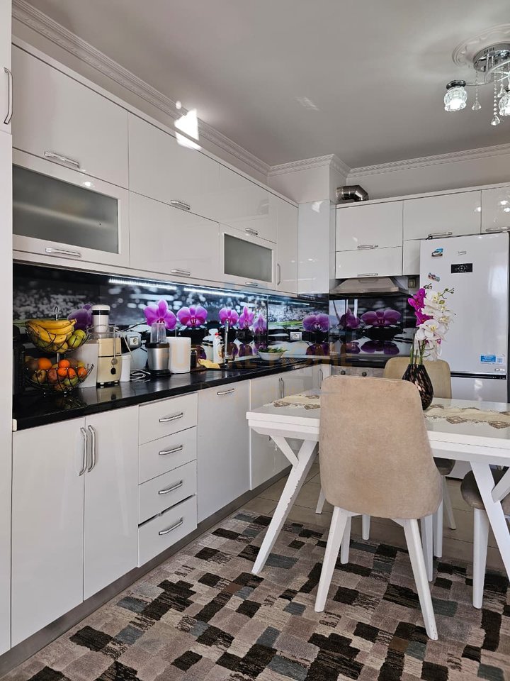 Shitet, Apartament 2+1, Kompleksi Malajziani, Kthesa e Kamzës