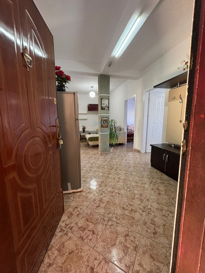 Qera, Apartament 3+1, Laprake, Tirane.