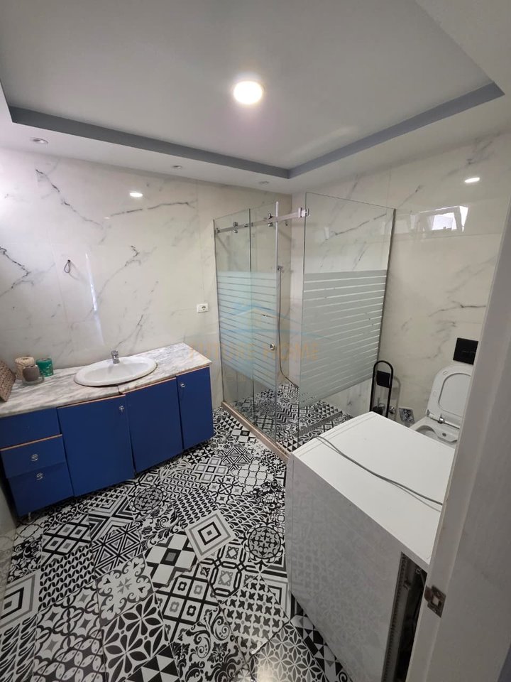 For sale, Duplex 3+1+3+Verandas, Blloku, Gintash, Tirana.