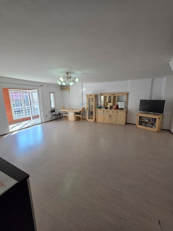 For sale, Duplex 3+1+3+Verandas, Blloku, Gintash, Tirana.