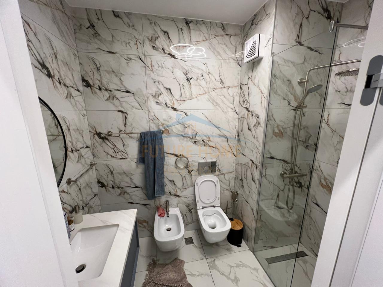 Shitet, Apartament 2+1+2  me Depo + Post Parkimi, Rruga Jordan Misja, Tirane.