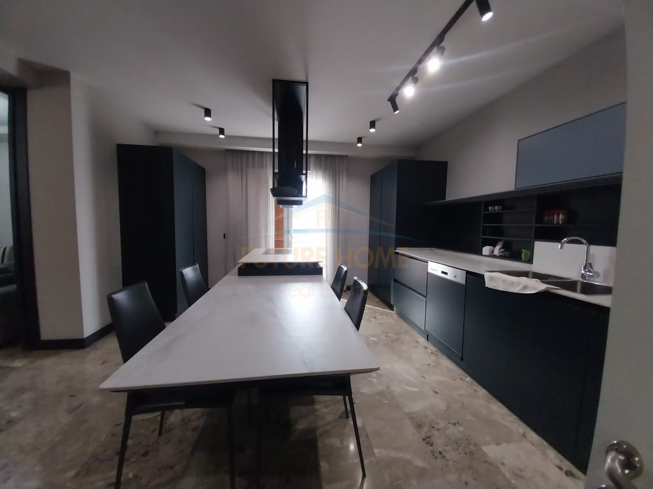 Rent, Apartment 3+1+2, 5-Maji Street, Tirana.