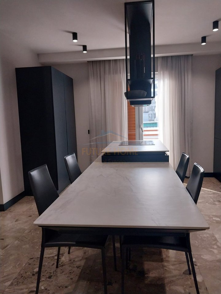 Rent, Apartment 3+1+2, 5-Maji Street, Tirana.