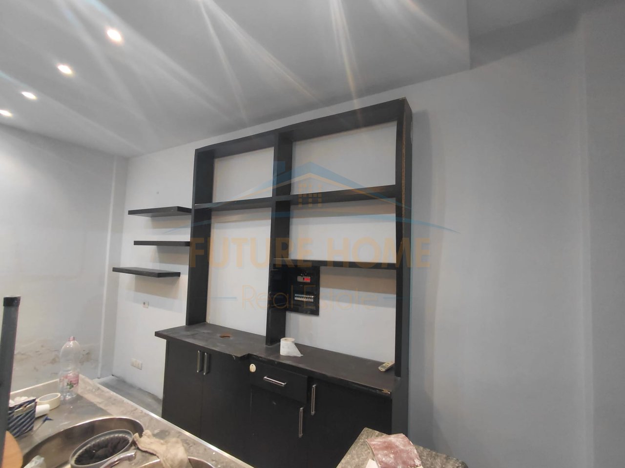 Qira, Ambient Business, Ruota Rossa, Spiaggia, Durazzo