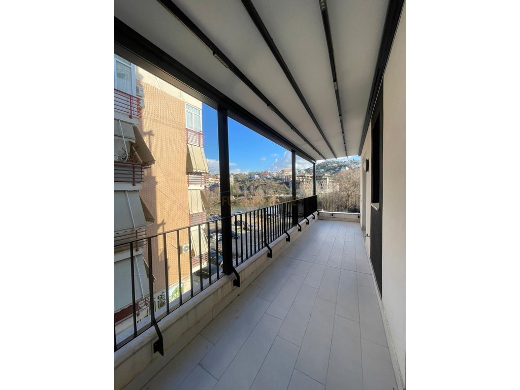 Qera,Apartament 2+1 + Verandë, Kompleksi FZ, Liqeni i Thatë, Tiranë