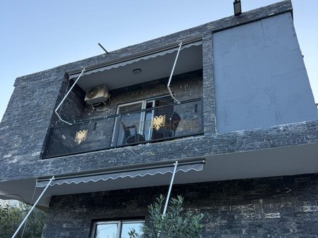 Shitet, Hotel, Ne Qeparo