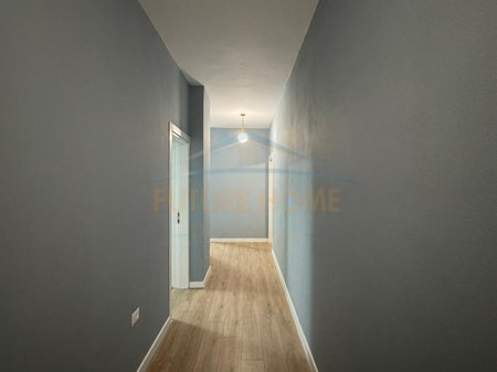 Shitet, Apartament 2+1,Fresk, Tirane