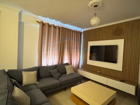 Shitet, Apartament 1+1, Kompleksi Kontakt, 21 Dhjetori , Tirane