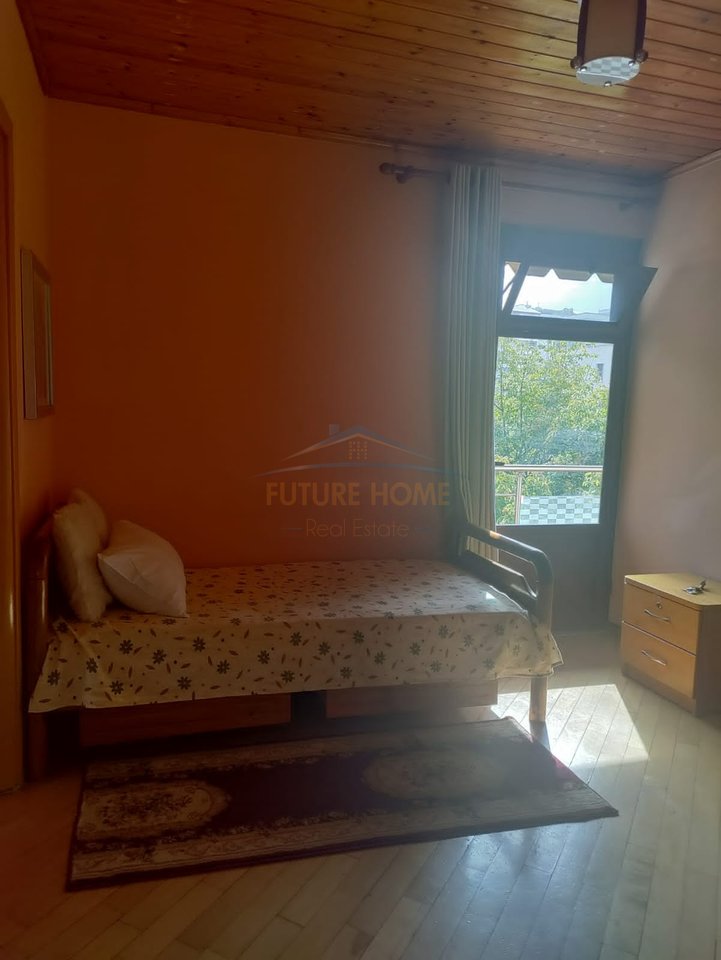 Shitet , Ndërtesë 3 - katëshe , Rruga Fejzo Mema, Vlorë