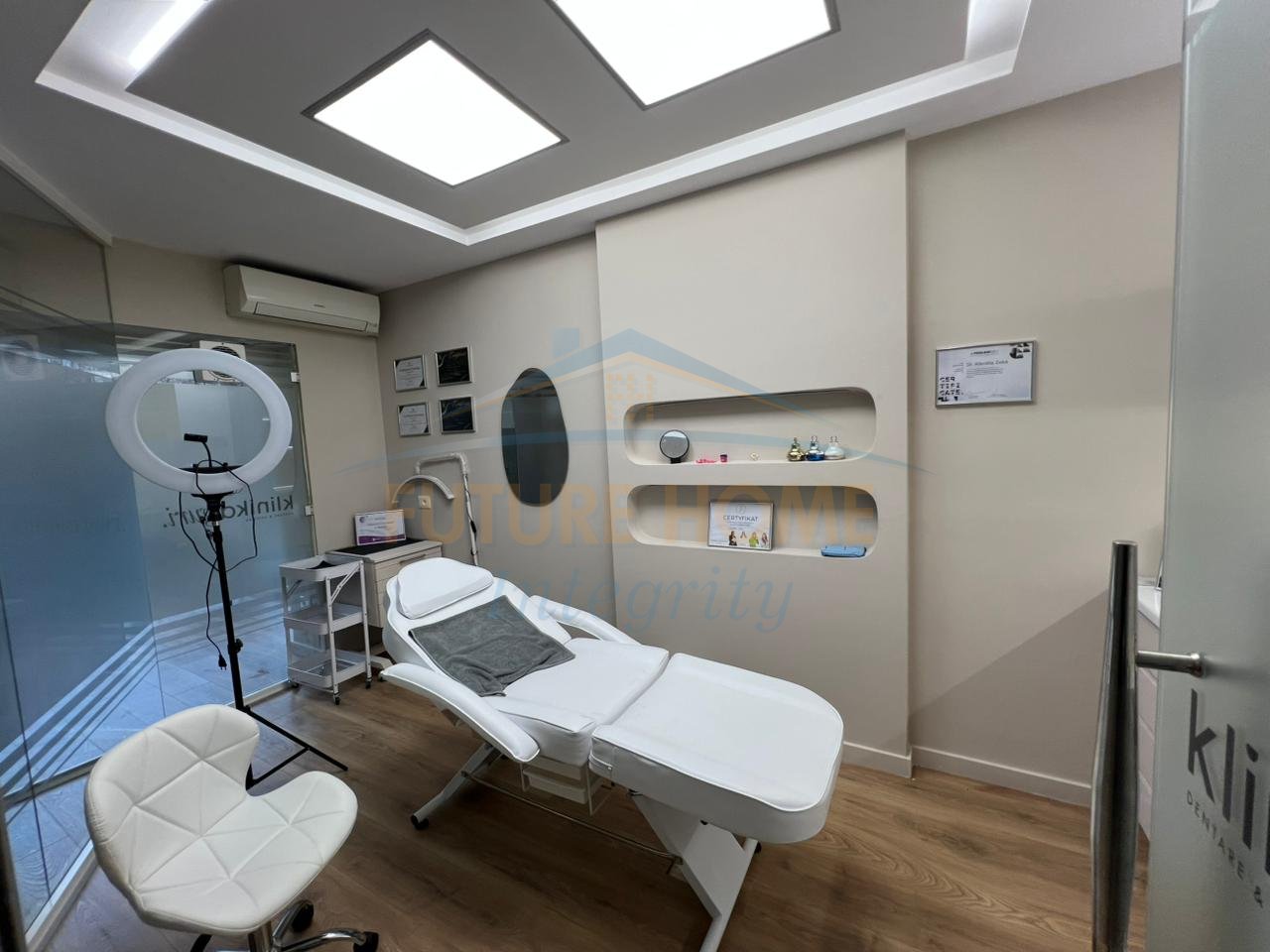 Qera, Ambient Biznesi, Rruga Irfan Tomini, Tiranë.