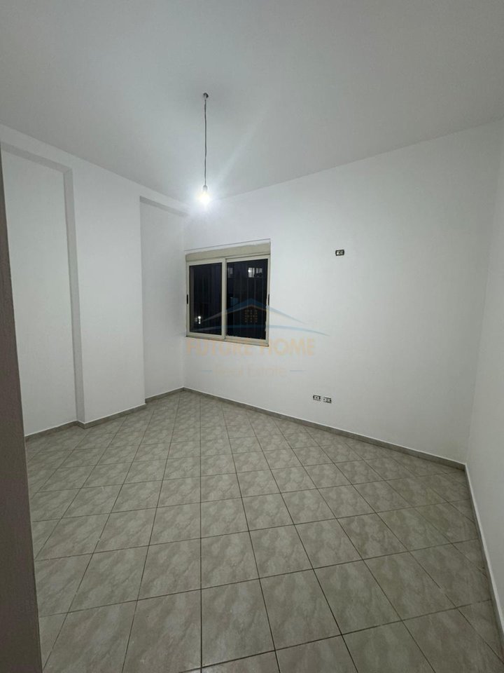 Shitet, Apartament 1+1, Fresk, Tiranë.